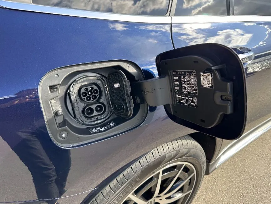 Mercedes-Benz EQC 400 AMG Image 9