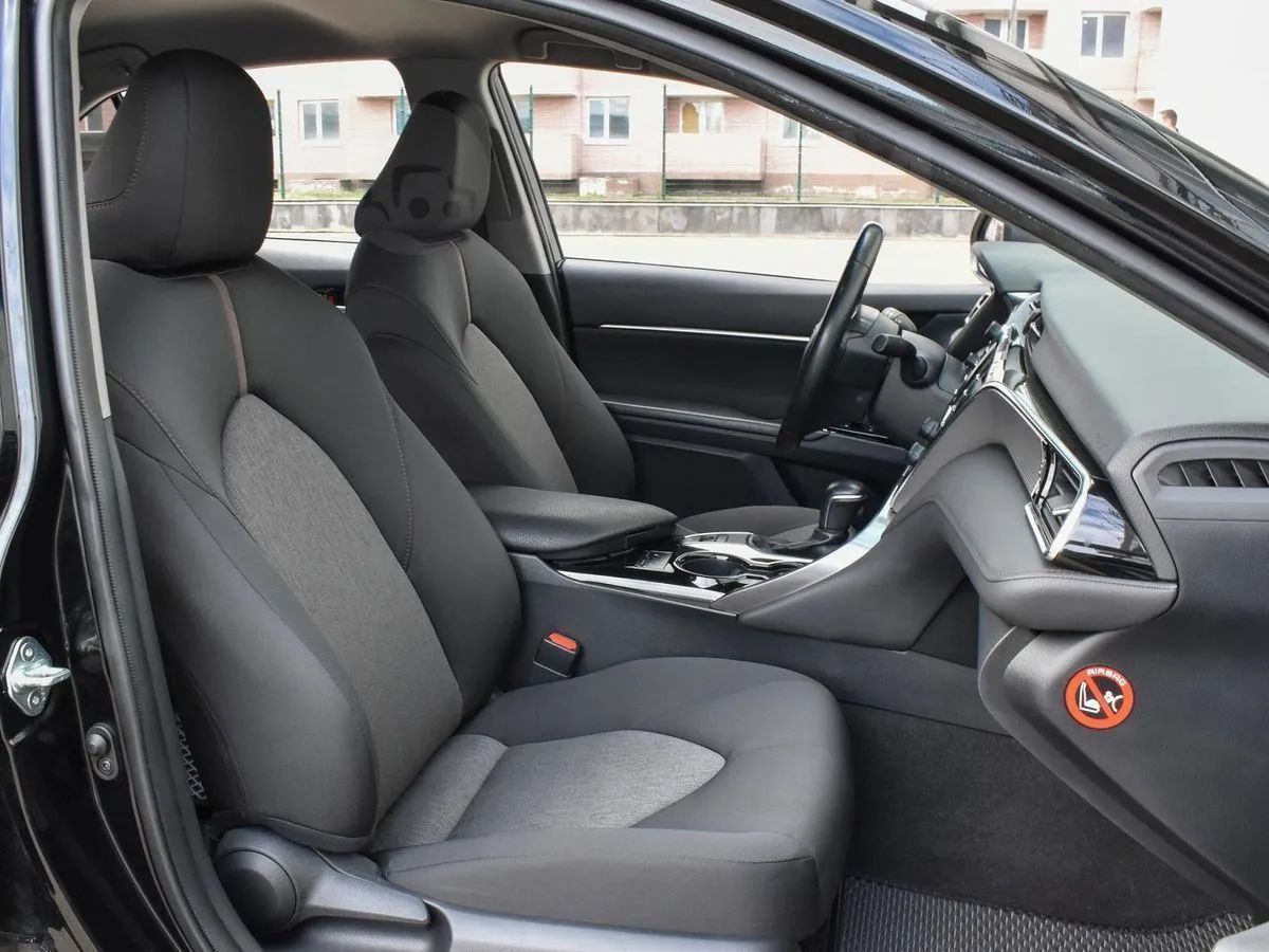 Toyota Camry  Image 6